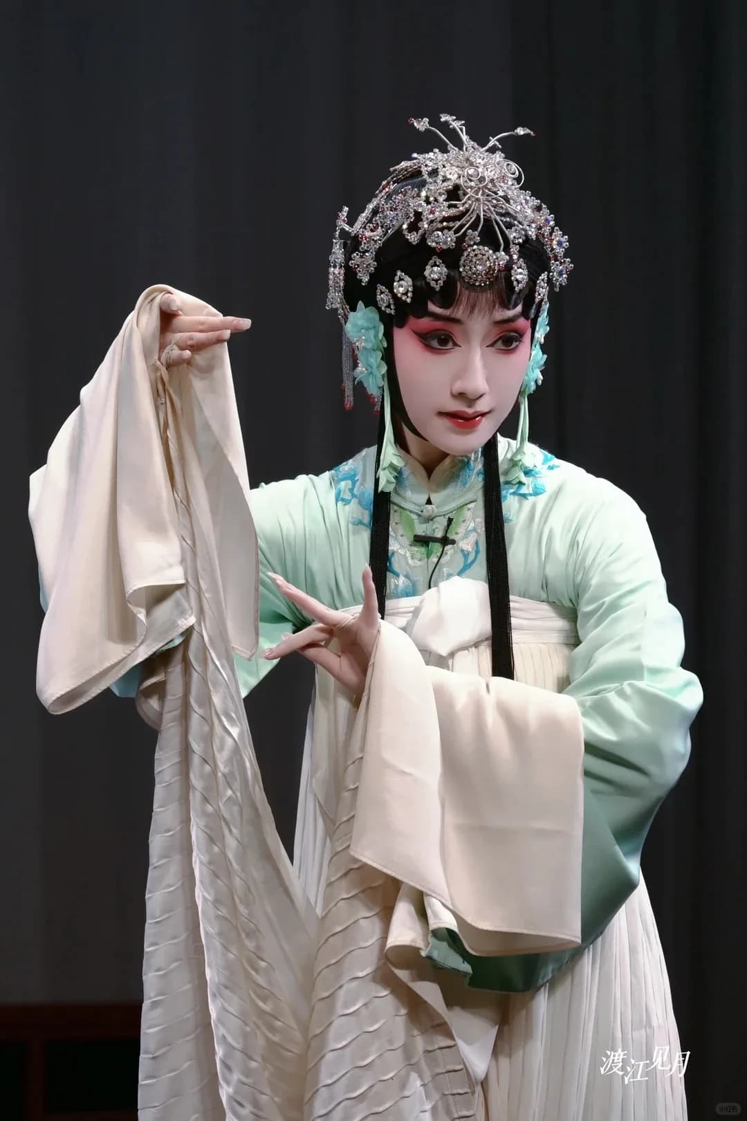 汤佳妮 封面